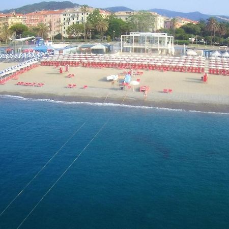 Savona Magnifico Sole Mare 150 M Wifi Climatcontrol Διαμέρισμα Εξωτερικό φωτογραφία