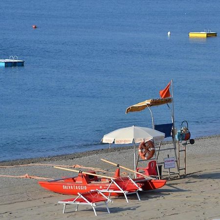 Savona Magnifico Sole Mare 150 M Wifi Climatcontrol Διαμέρισμα Εξωτερικό φωτογραφία