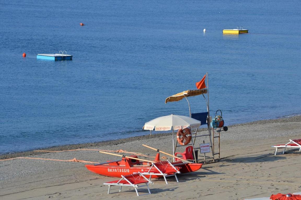 Savona Magnifico Sole Mare 150 M Wifi Climatcontrol Διαμέρισμα Εξωτερικό φωτογραφία